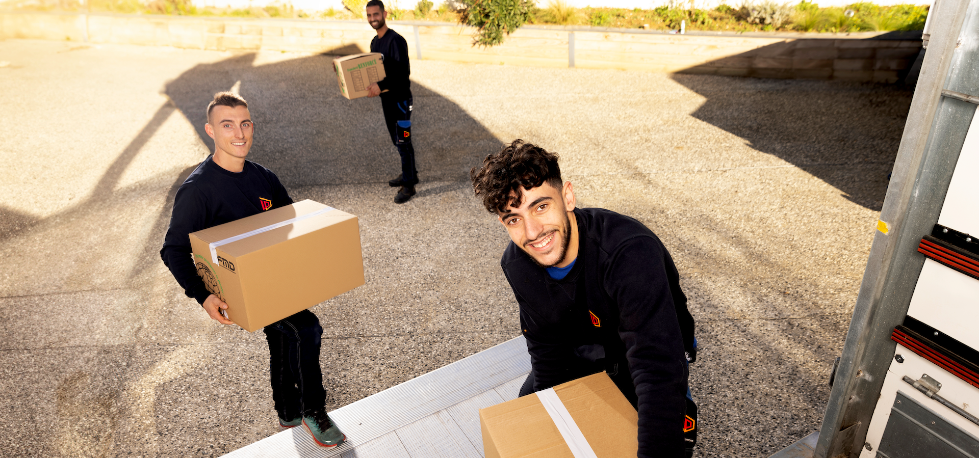 chargement du camion day demenagement